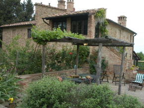 This romantic farmhouse is located near the medieval village of Montaione
